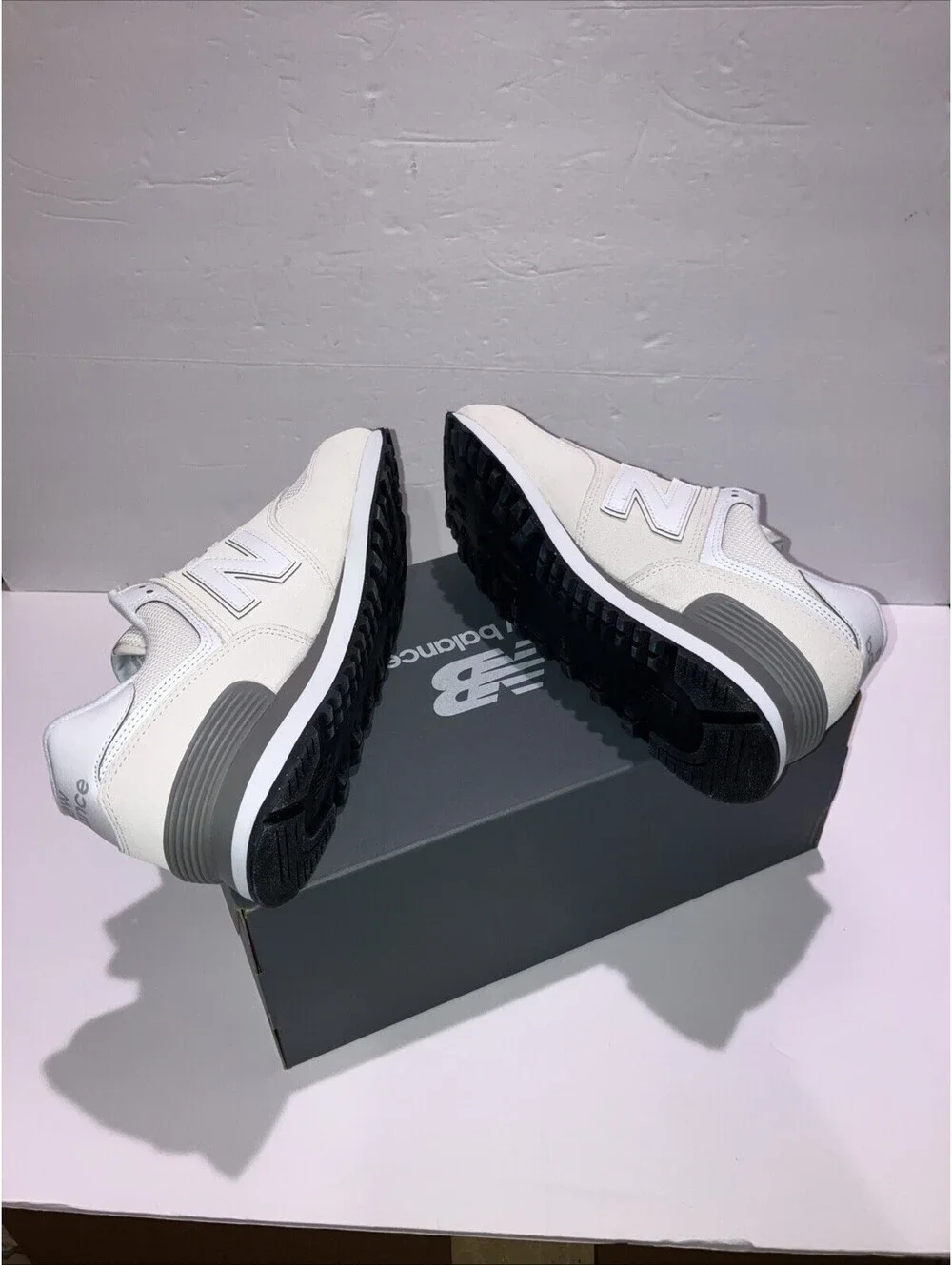 New balance 574 Core Nimbus Cloud White US Size Mens 8.5/Women’s 10 ML574EVW NEW